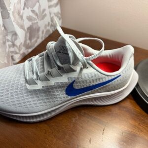 Mens Nike Air Zoom Pegasus 37 Size 9 New In Box